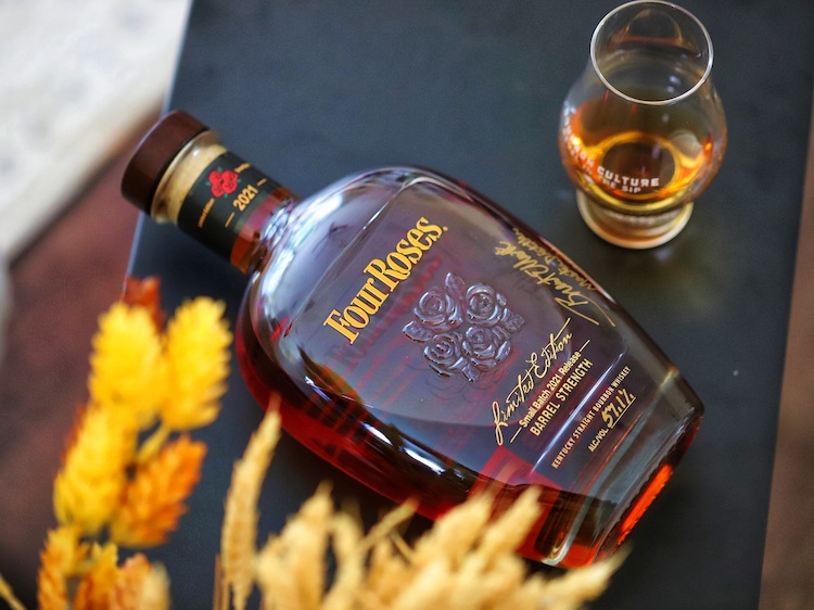 Four Roses Small Batch Limited Edition 2021 flat